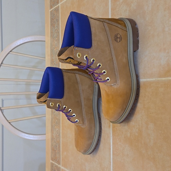 Timberland Boots - Picture 2 of 11